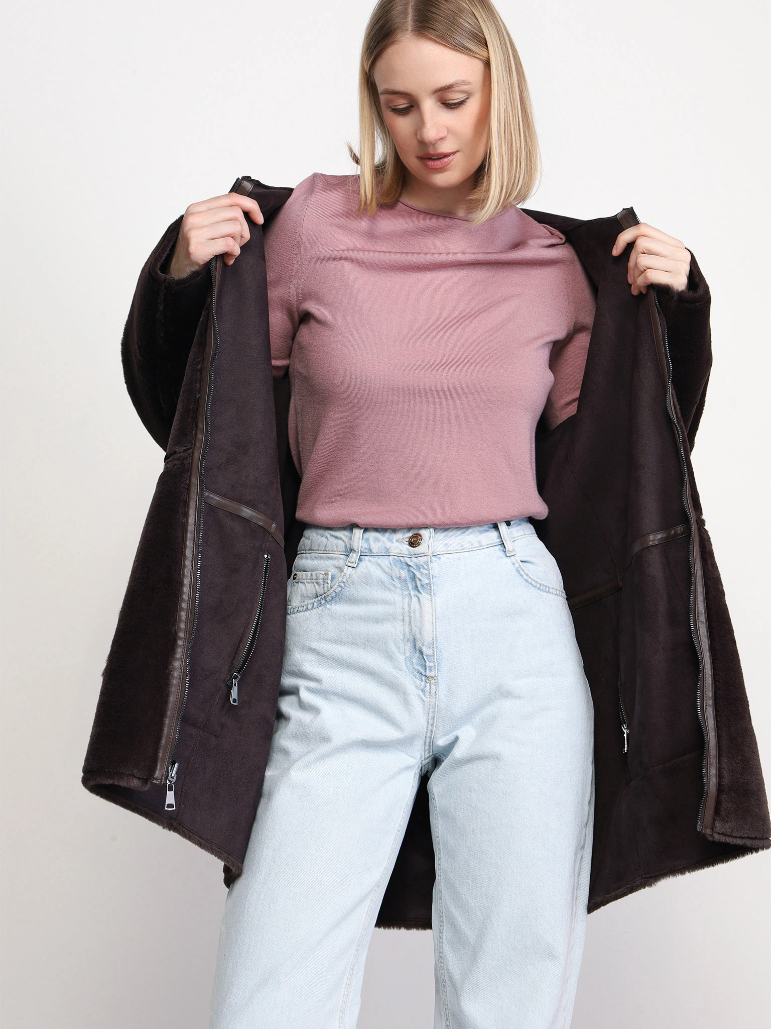 Пальто двустороннее темно-коричневого цвета с капюшоном